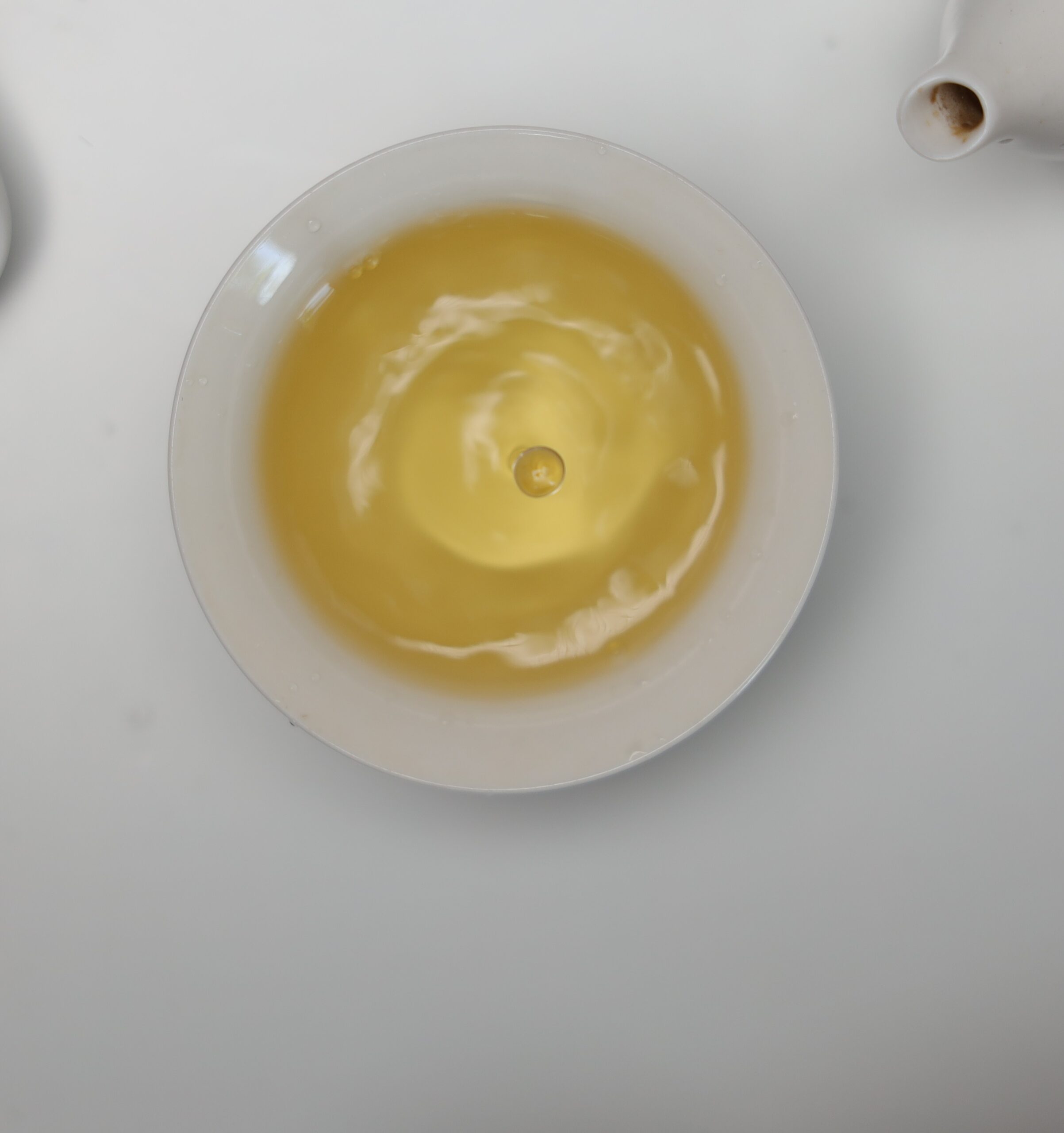 Màu nước trà Oolong